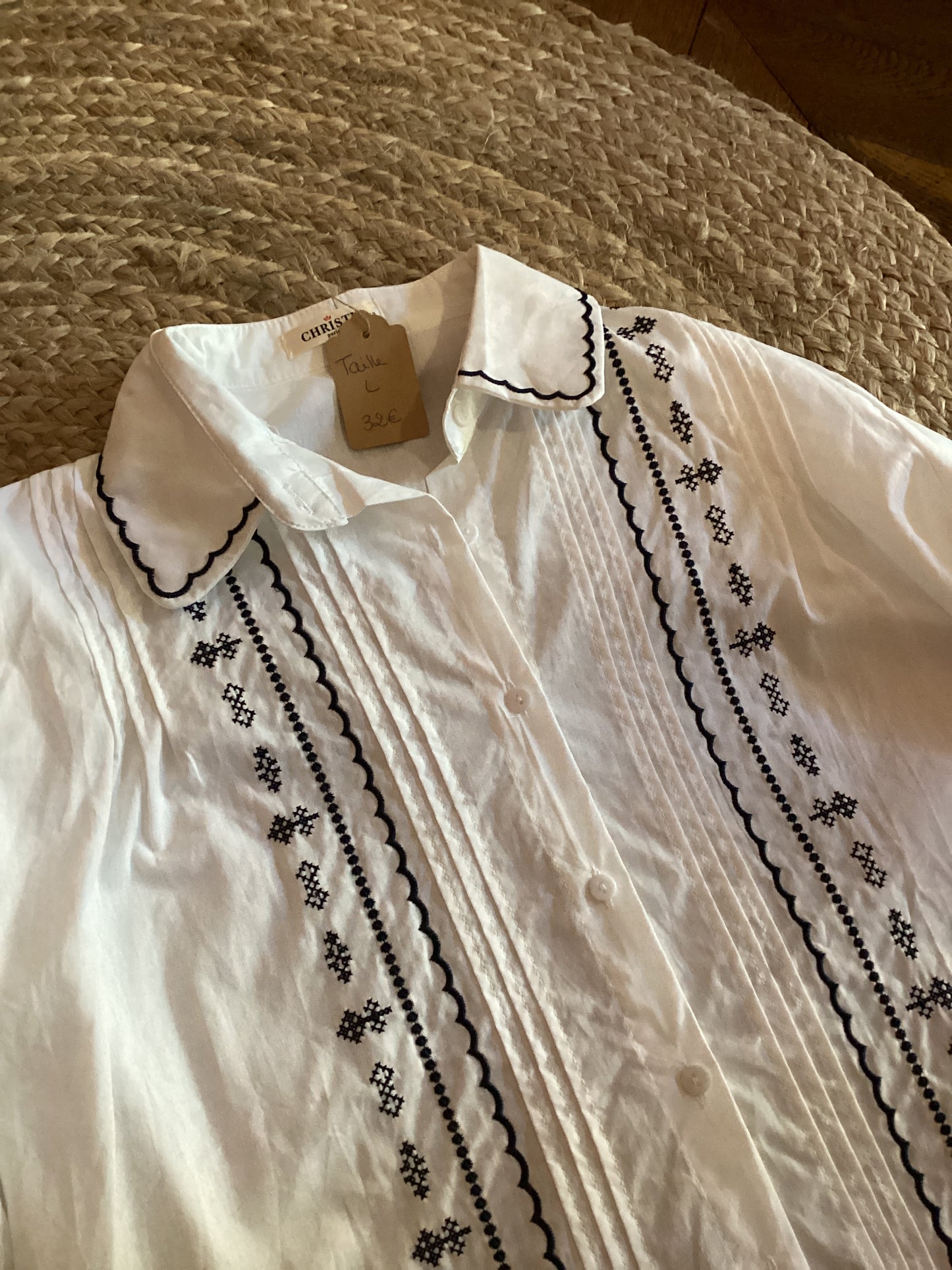 Chemise blanche brodée esprit bohème