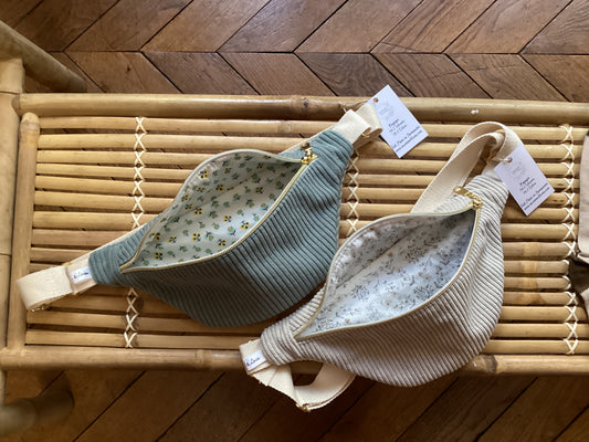 Banane en velours côtelé