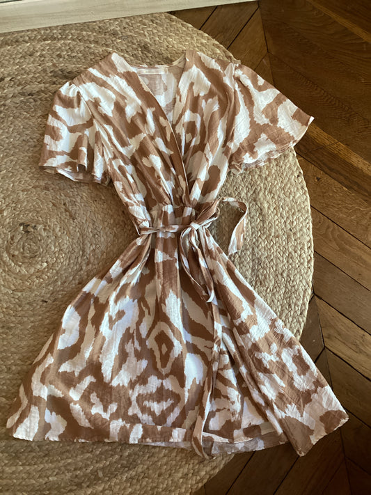 Robe légère crème et marron à motif abstrait